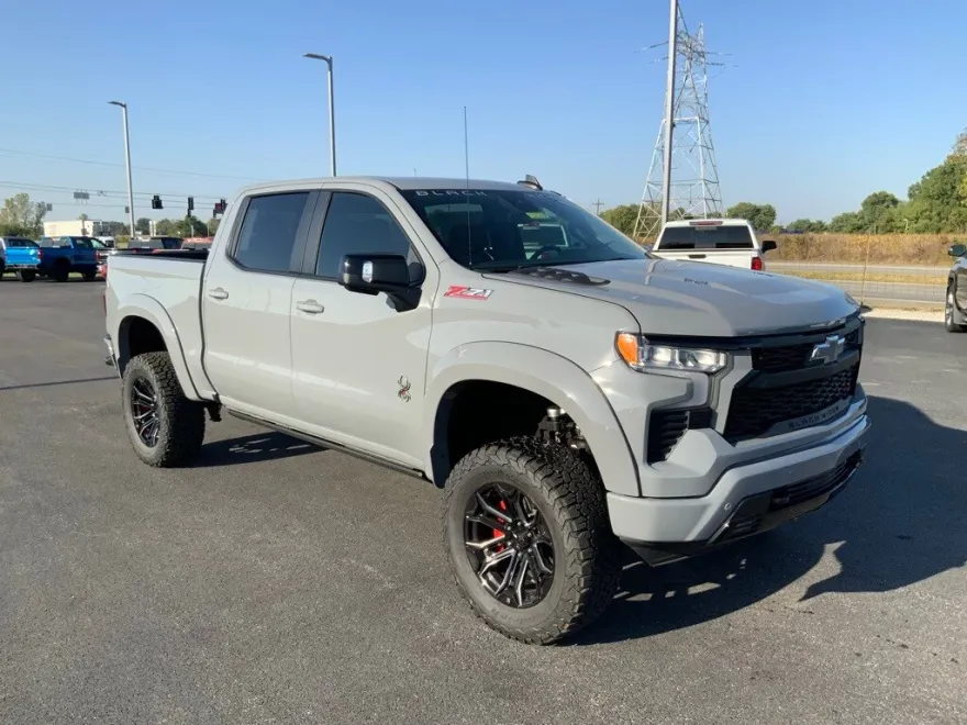 2025 Chevrolet Silverado 1500 RST photo 1