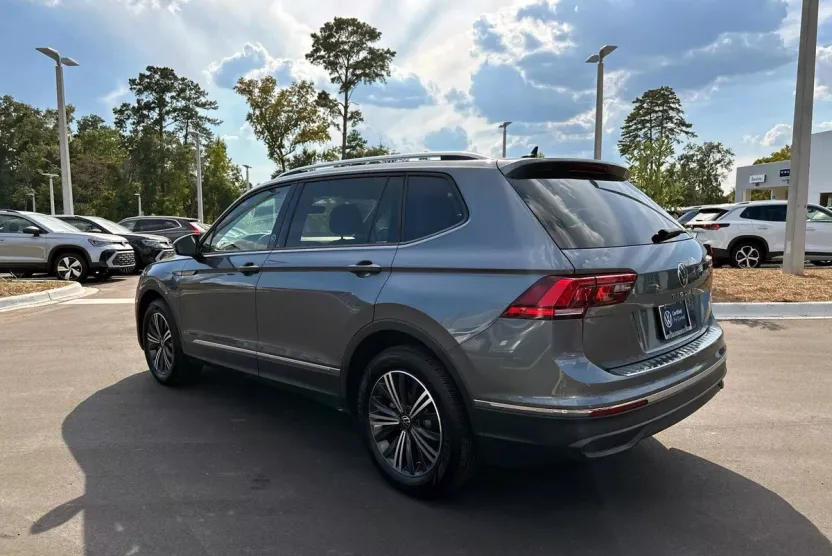 2024 Volkswagen Tiguan Wolfsburg Edition photo 1