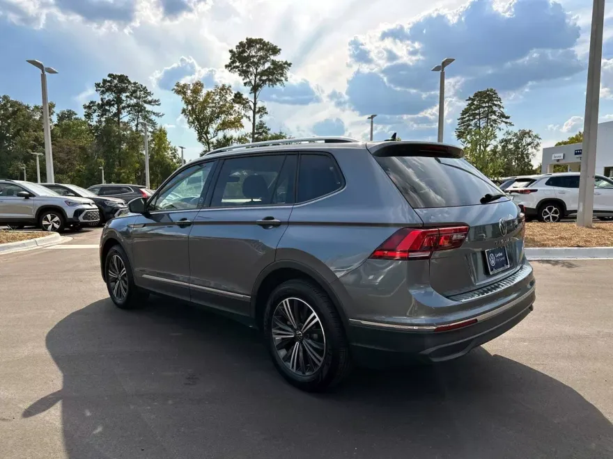 2024 Volkswagen Tiguan Wolfsburg Edition photo 1