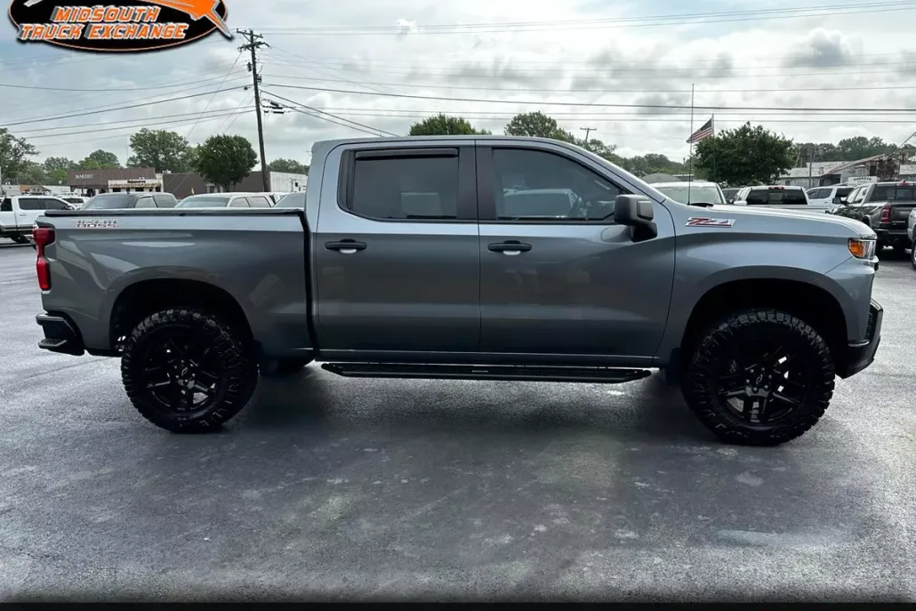 2021 Chevrolet Silverado Trail Boss Custom photo 1