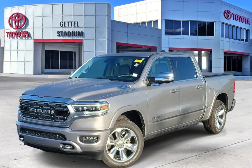 2022 Ram 1500 Limited photo 1