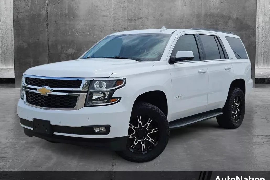 2019 Chevrolet Tahoe LT photo 1