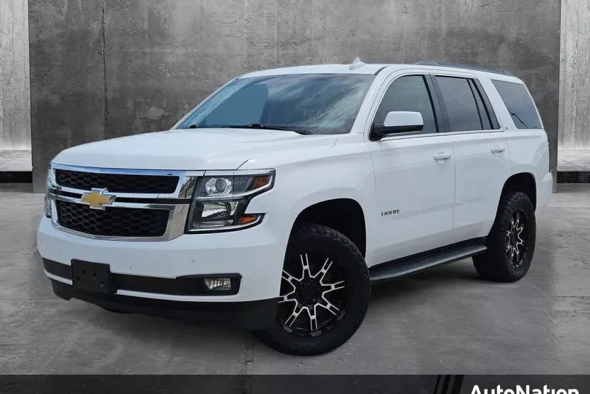 2019 Chevrolet Tahoe LT photo 1