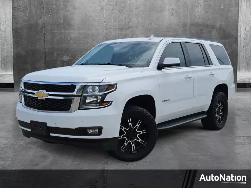 2019 Chevrolet Tahoe LT photo 1