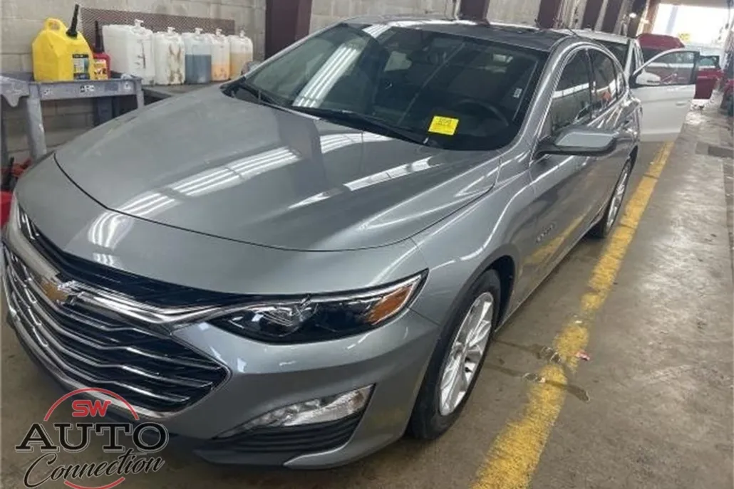 2024 Chevrolet Malibu 1LT photo 1