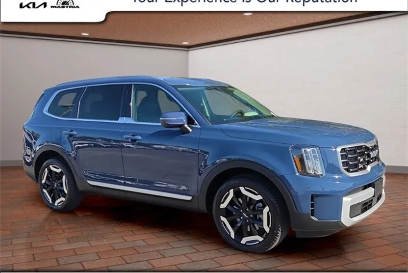 2025 Kia Telluride S photo 1