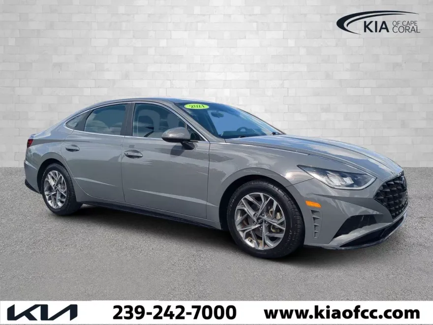 2021 Hyundai Sonata SEL photo 1