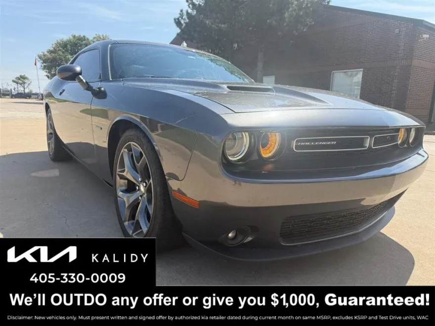 2015 Dodge Challenger SXT Plus photo 1