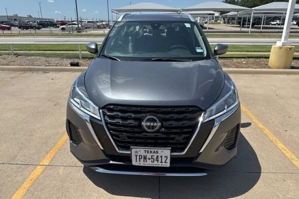 2024 Nissan Kicks SV photo 1