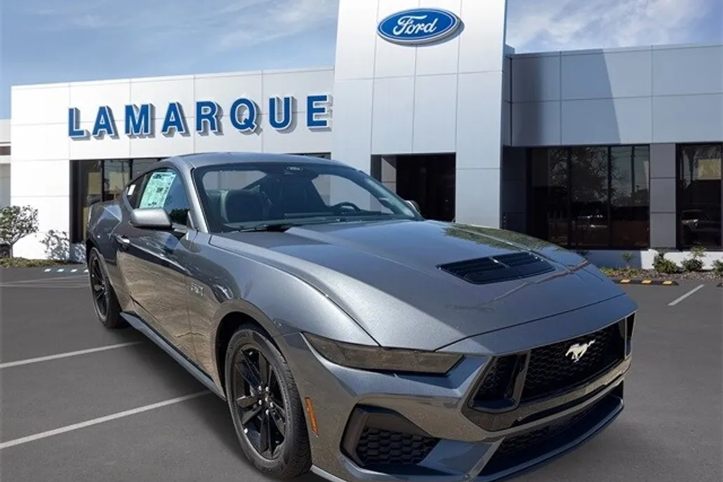 2025 Ford Mustang GT photo 1