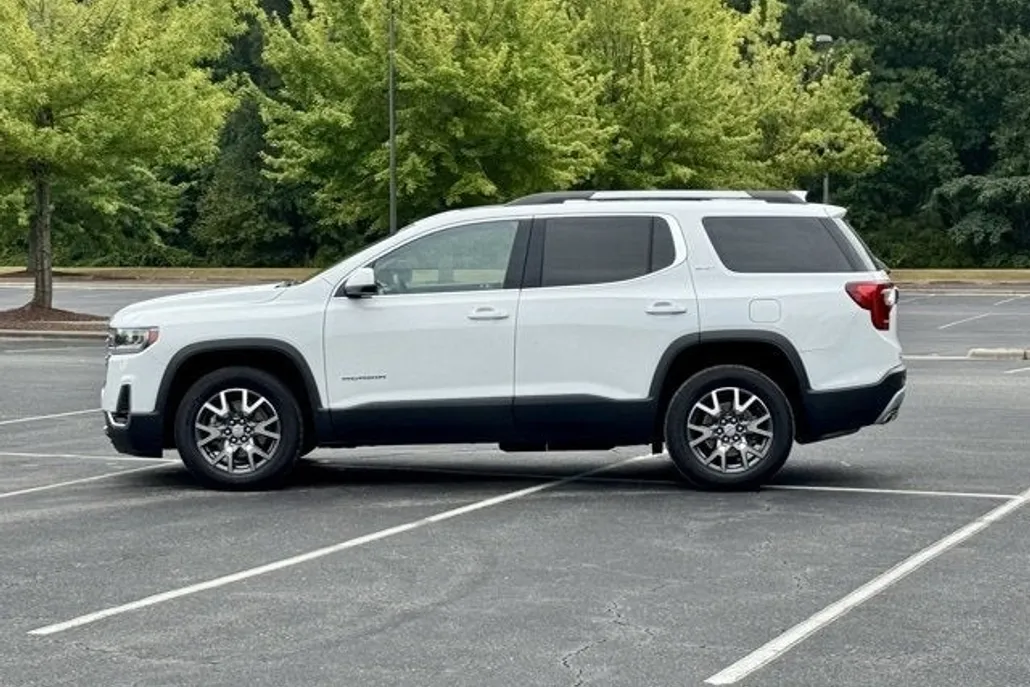 2023 Gmc Acadia SLT photo 1