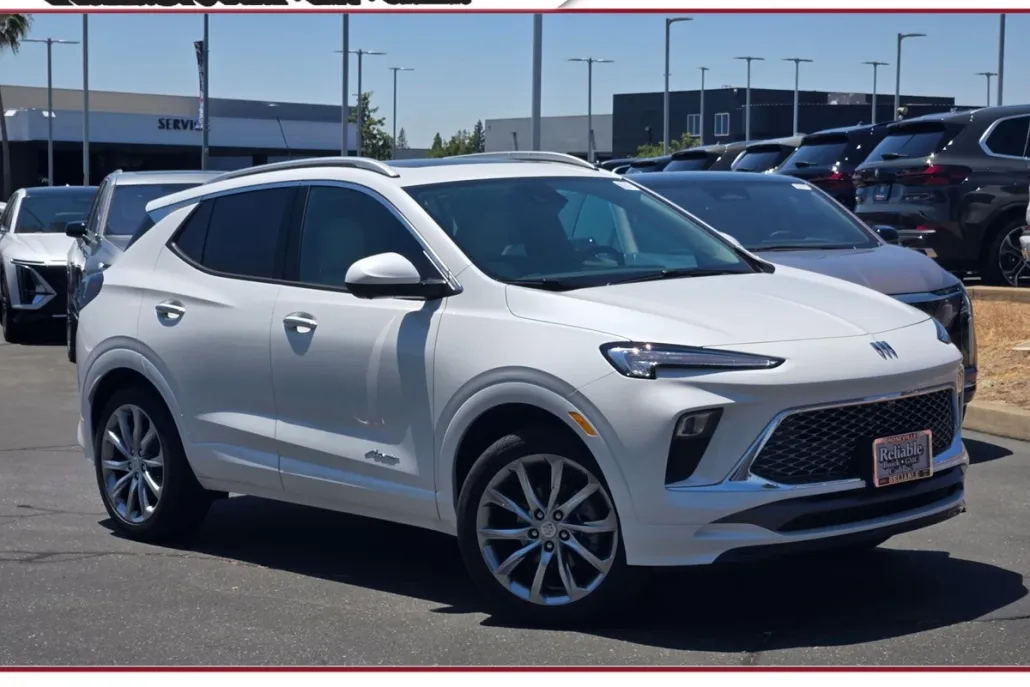 2026 Buick Encore GX Avenir photo 1