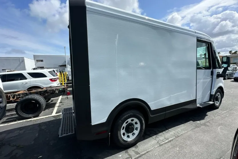 2025 Chevrolet BrightDrop 400 photo 1
