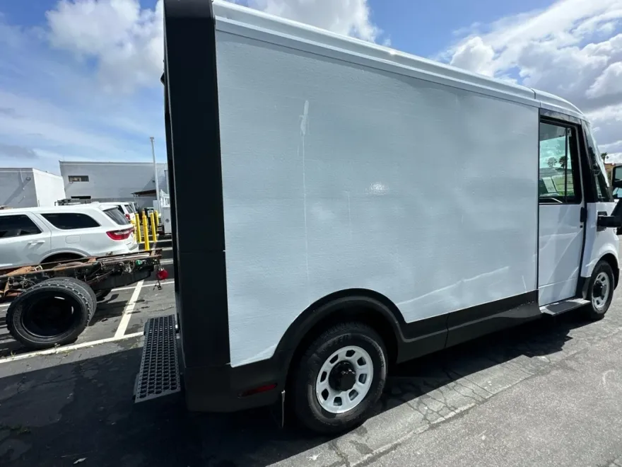 2025 Chevrolet BrightDrop 400 photo 1