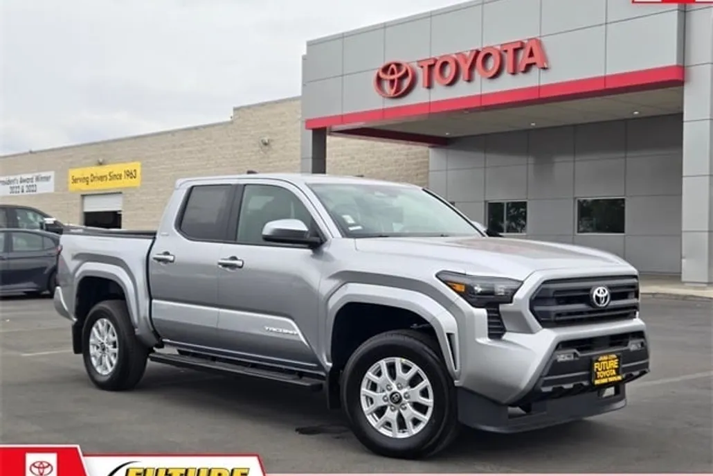 2025 Toyota Tacoma SR5 photo 1
