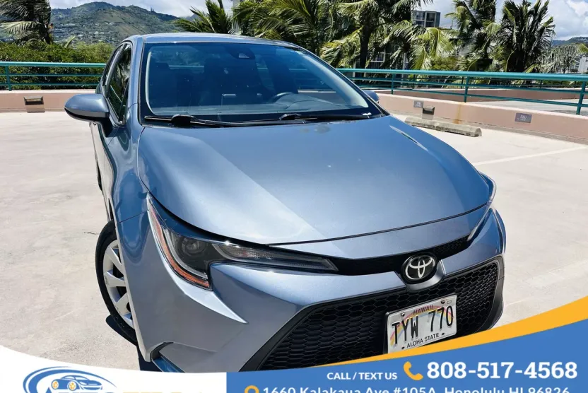 2020 Toyota Corolla LE photo 1