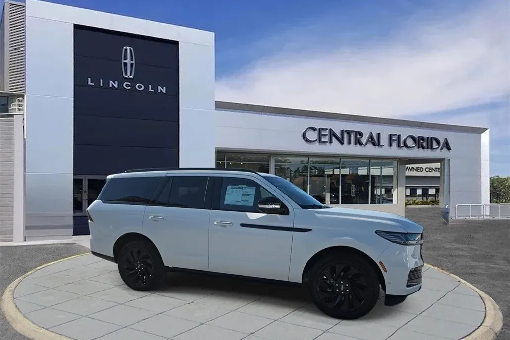 2025 Lincoln Navigator Reserve photo 1