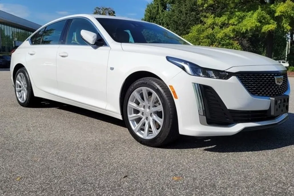 2022 Cadillac CT5 Luxury photo 1