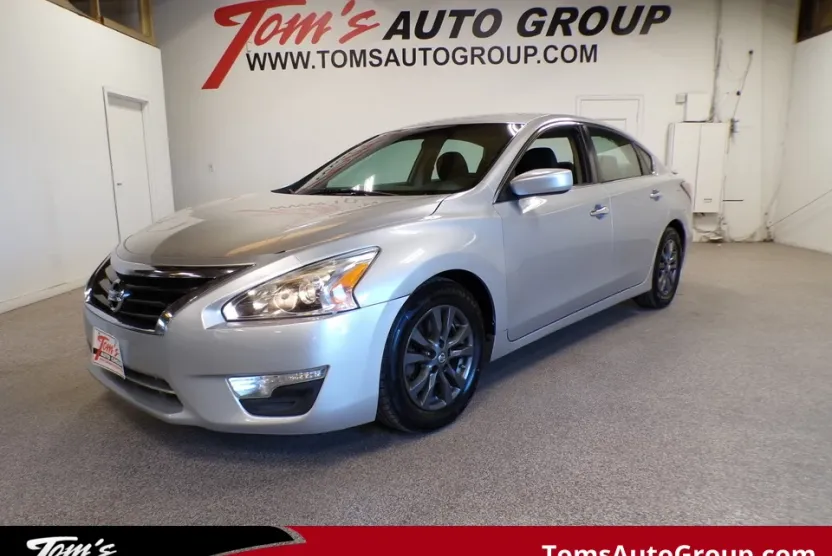 2015 Nissan Altima 2.5 S photo 1