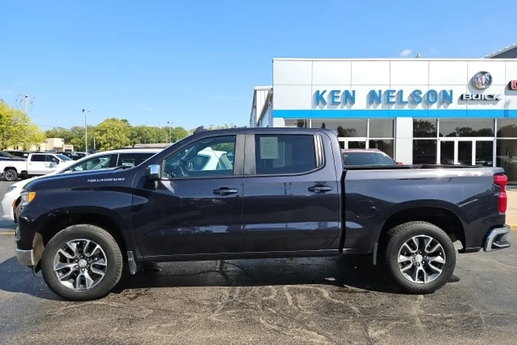 2022 Chevrolet Silverado 1500 LT photo 1