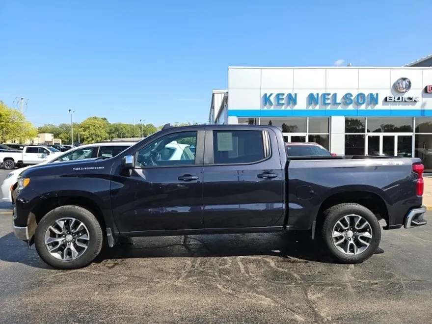 2022 Chevrolet Silverado 1500 LT photo 1