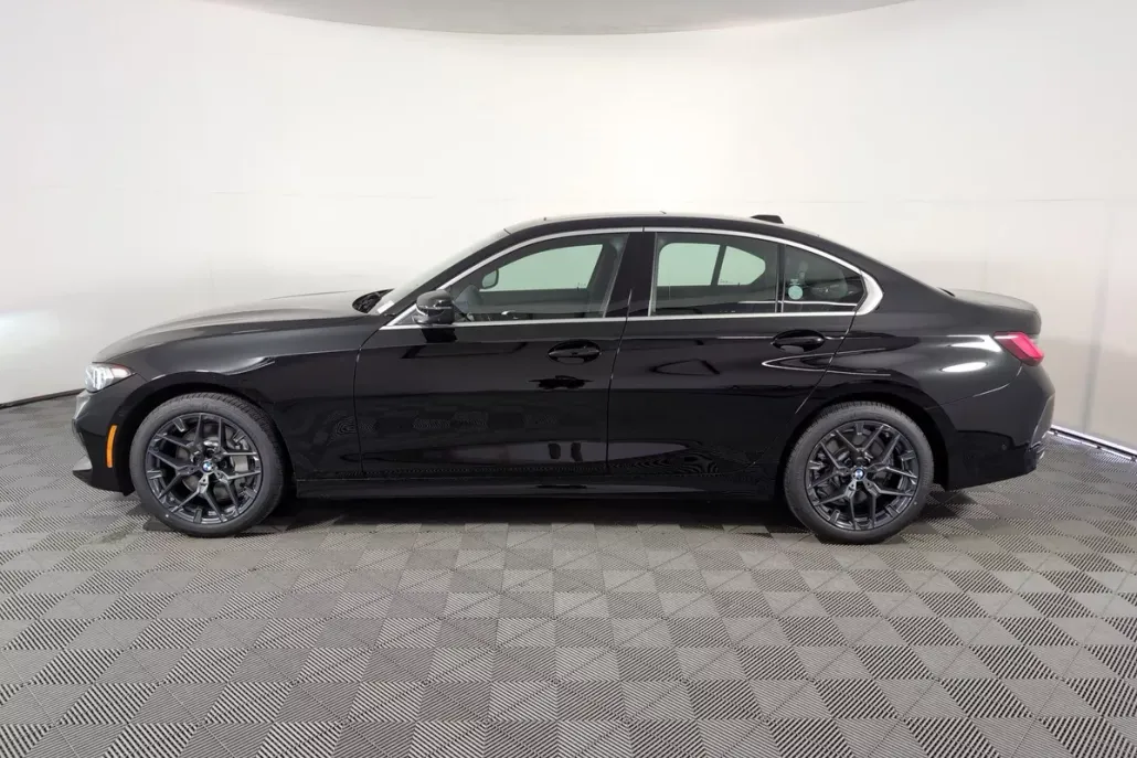 2025 Bmw 330i Sedan photo 1