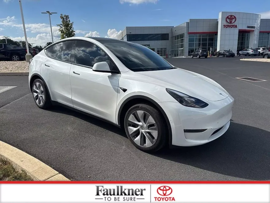2022 Tesla Model Y Long Range photo 1