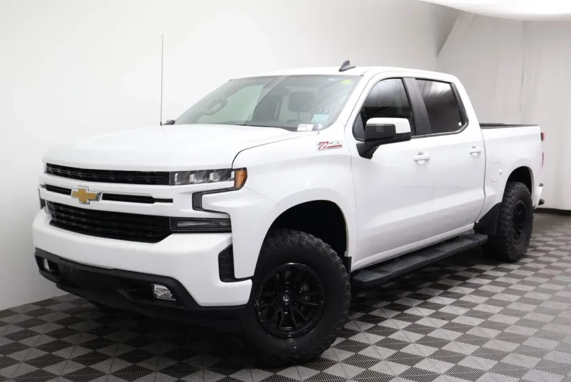2021 Chevrolet Silverado 1500 LT photo 1
