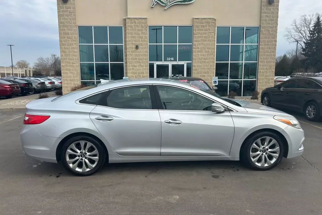 2012 Hyundai Azera Base photo 1