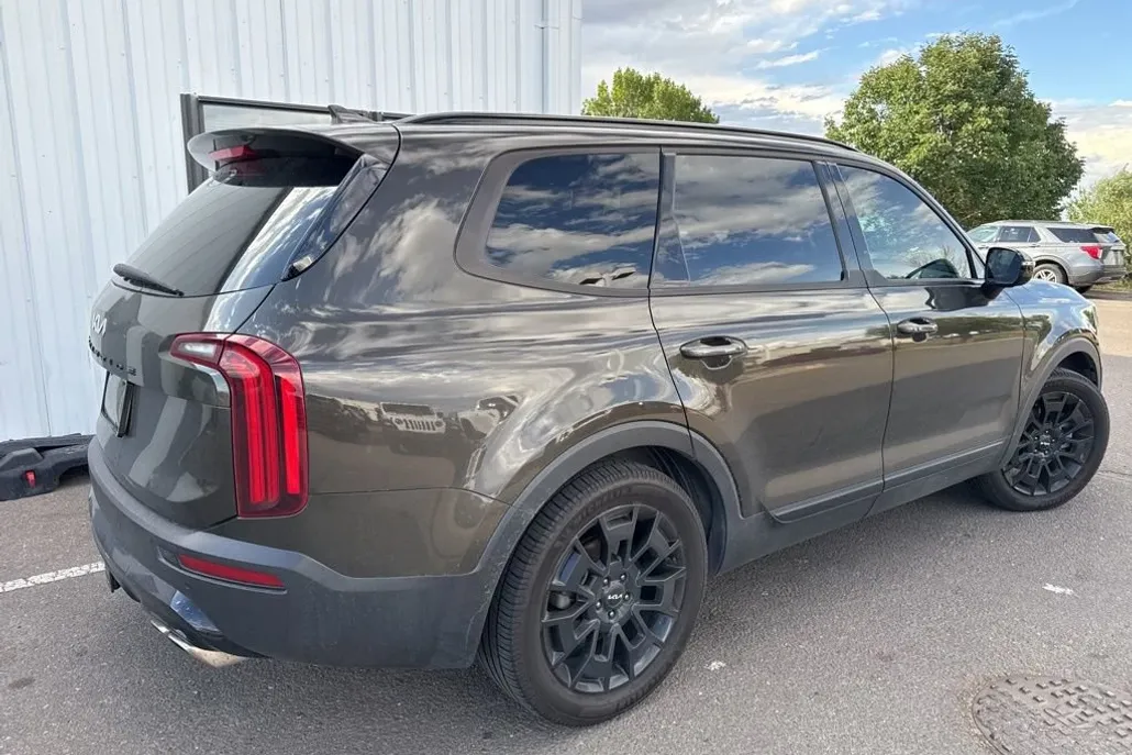 2022 Kia Telluride SX photo 1