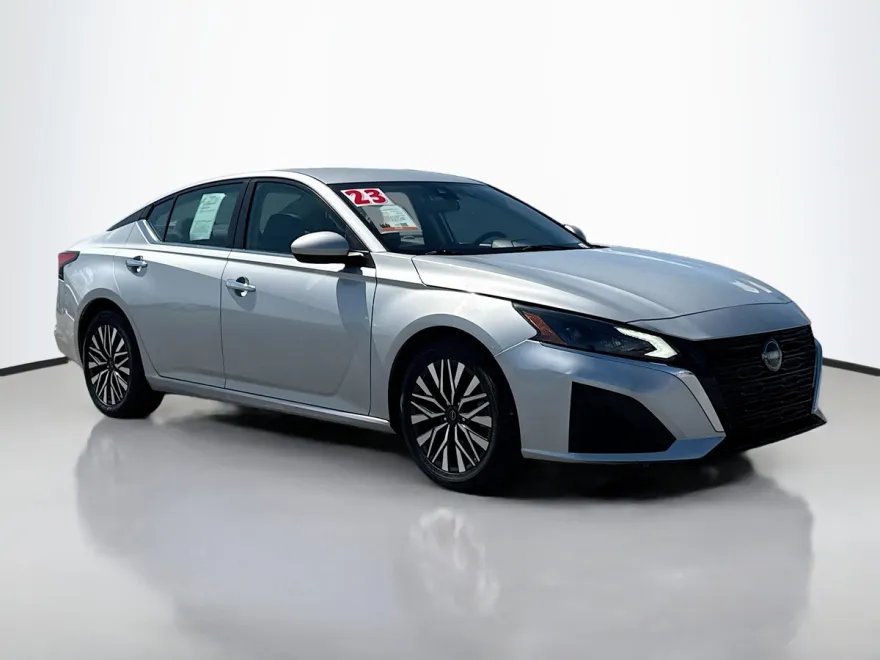 2023 Nissan Altima 2.5 SV photo 1