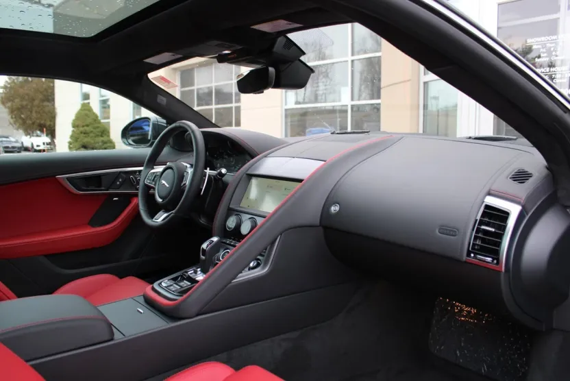 2023 Jaguar F-TYPE P450 R-Dynamic photo 1