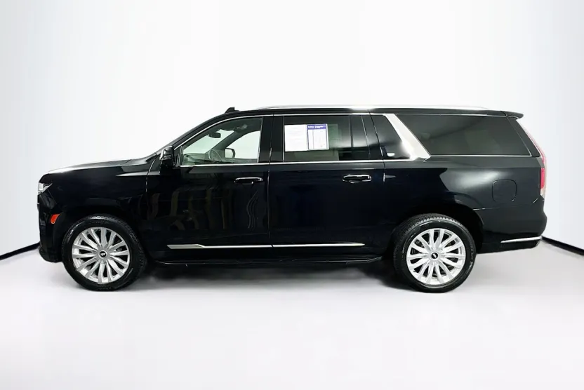 2024 Cadillac Escalade ESV Luxury photo 1
