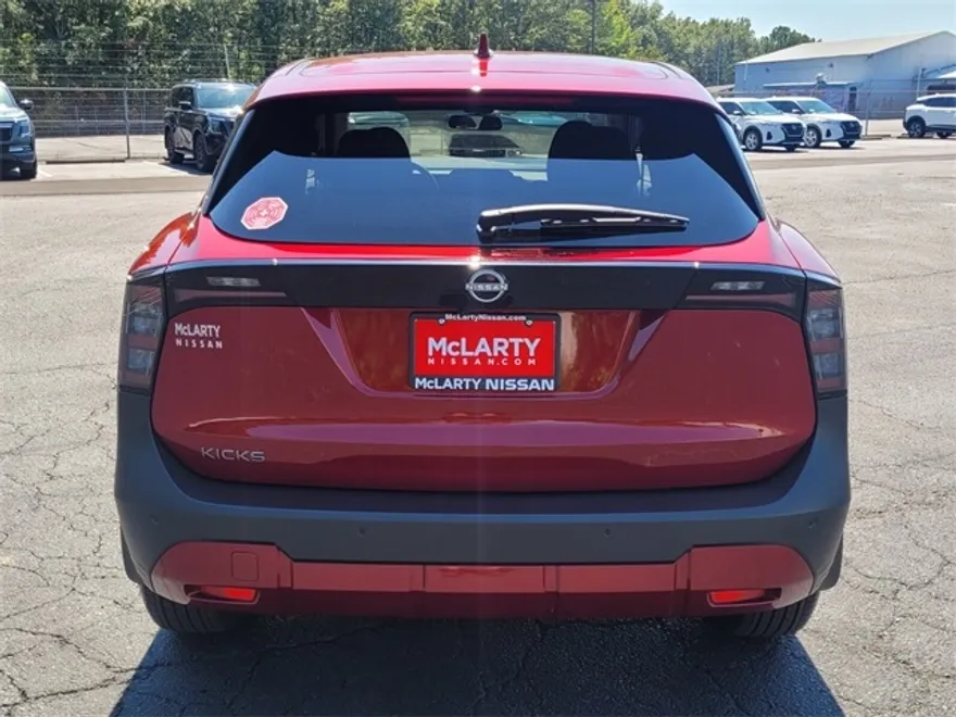 2025 Nissan Kicks SV photo 1