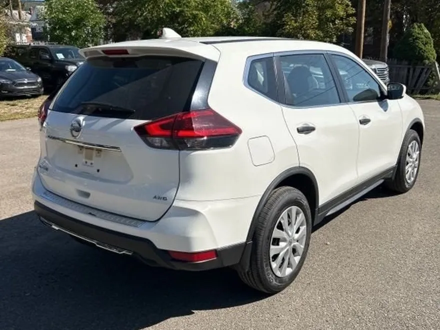 2020 Nissan Rogue S photo 1