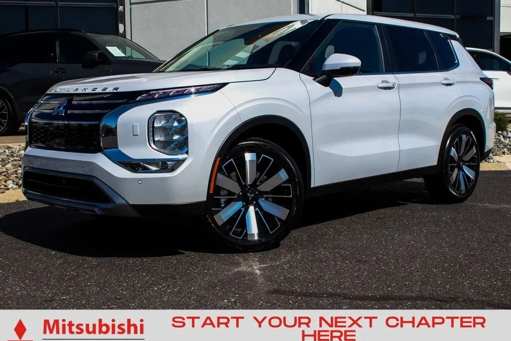 2025 Mitsubishi Outlander SE Ralliart photo 1