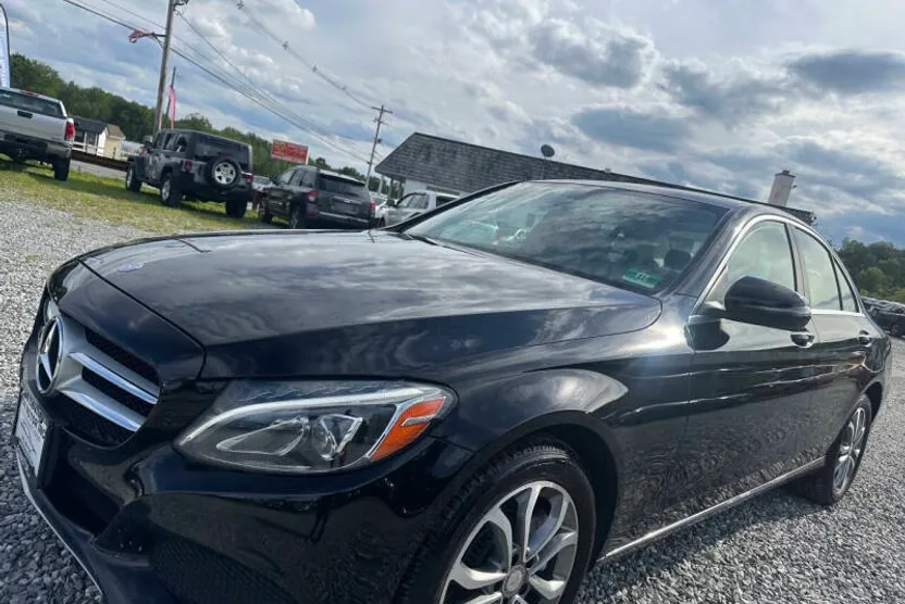 2017 Mercedes Benz C 300 4MATIC photo 1
