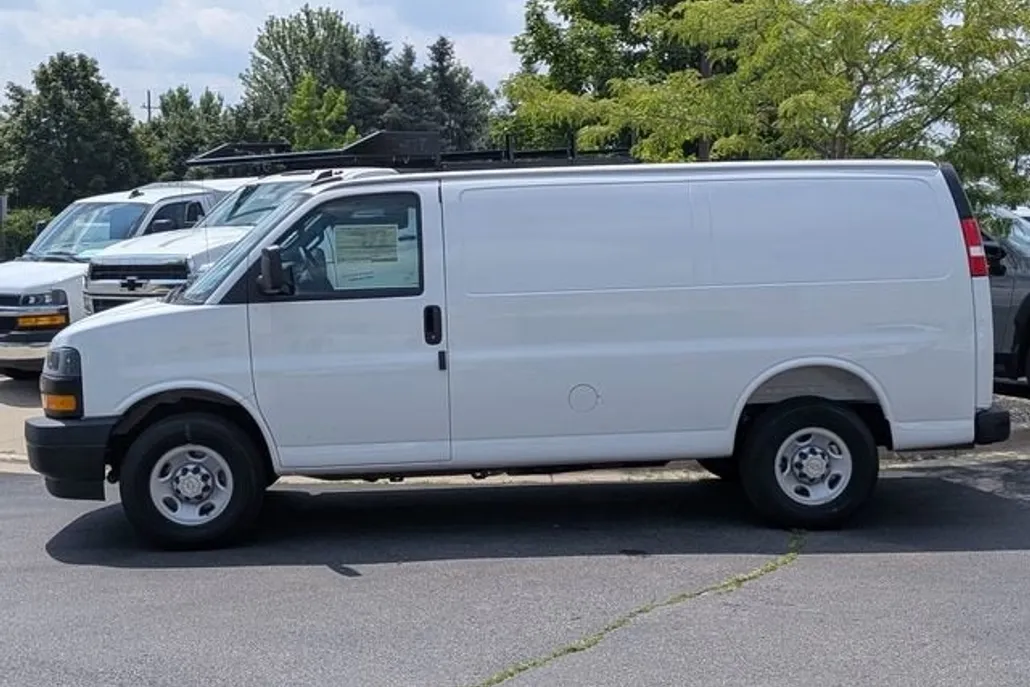 2025 Chevrolet Express Cargo 2500 photo 1