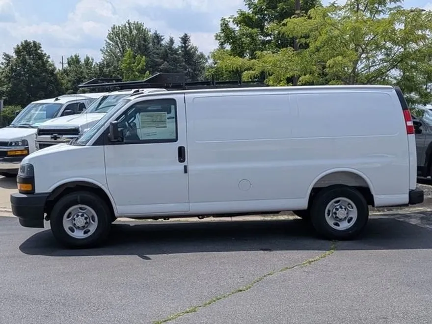 2025 Chevrolet Express Cargo 2500 photo 1