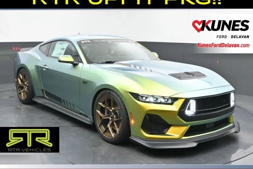 2025 Ford Mustang GT photo 1