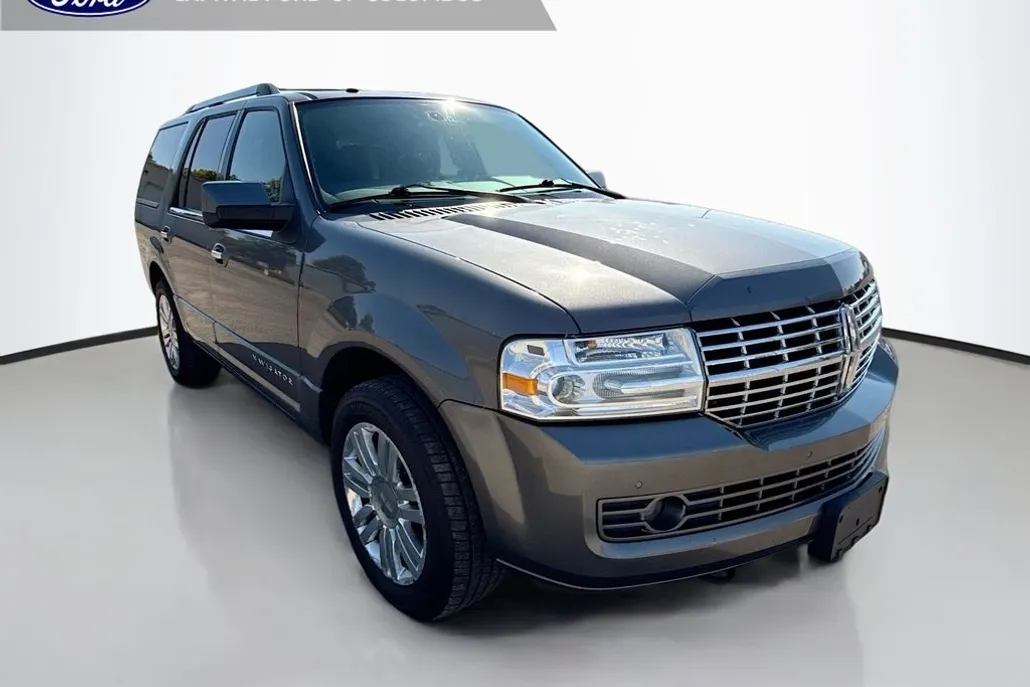 2014 Lincoln Navigator Base photo 1