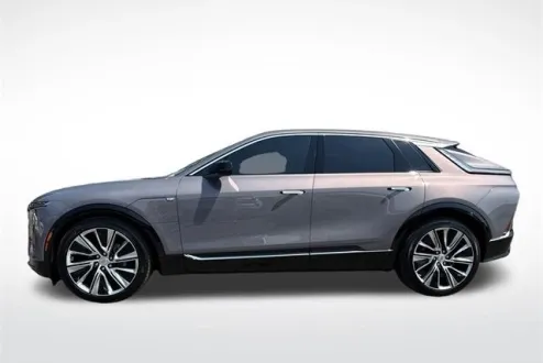 2024 Cadillac Lyriq Luxury photo 2