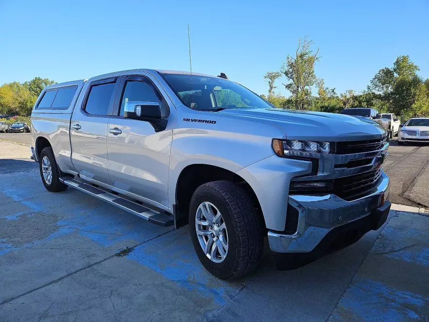 2022 Chevrolet Silverado 1500 LT photo 1