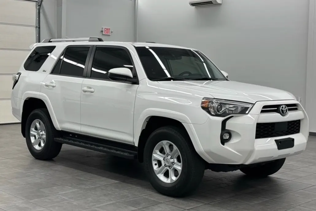 2023 Toyota 4Runner SR5 photo 1
