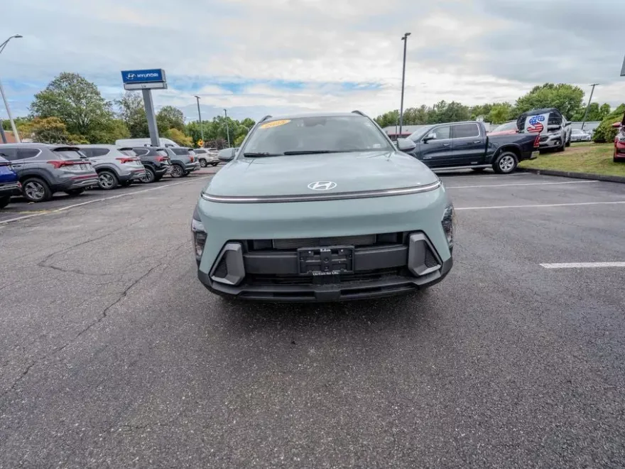 2025 Hyundai Kona SEL photo 1