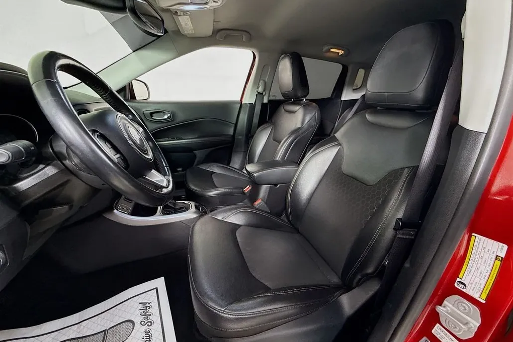 2020 Jeep Compass Latitude photo 1