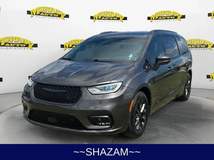2021 Chrysler Pacifica Touring L photo 1