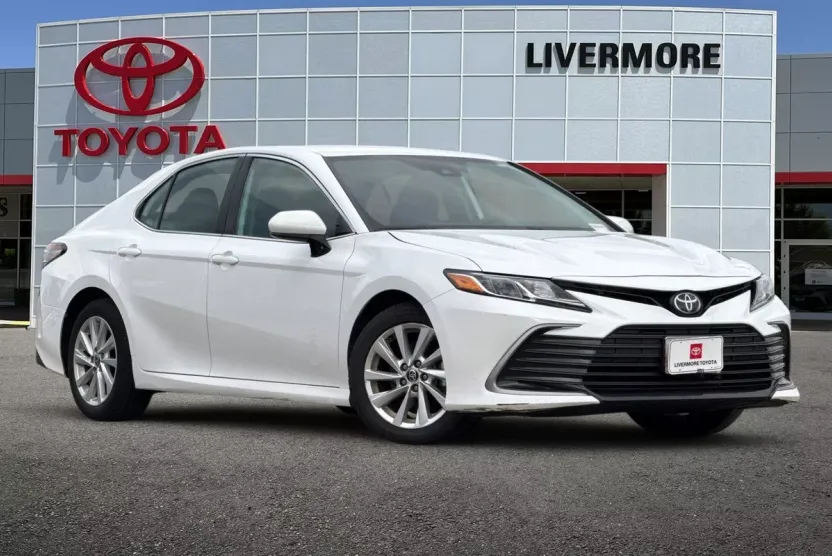 2024 Toyota Camry LE photo 1
