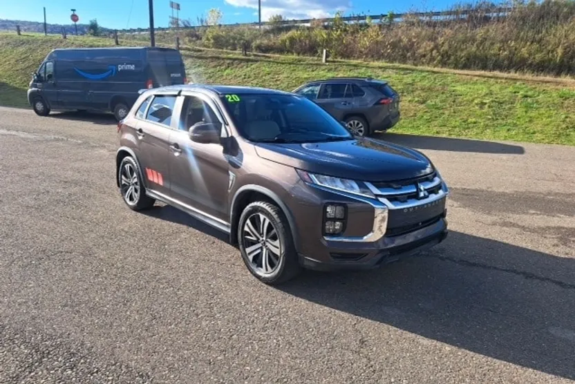 2020 Mitsubishi Outlander Sport SE photo 1