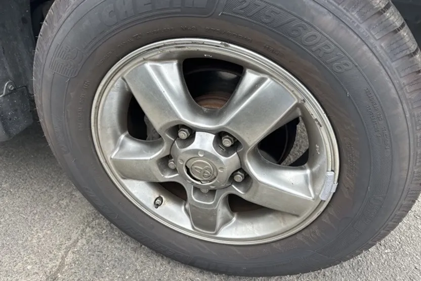 2006 Toyota Land Cruiser Base photo 1